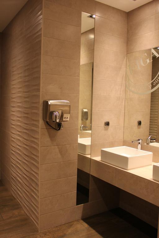 Hotel Figa Plewiska المظهر الخارجي الصورة
