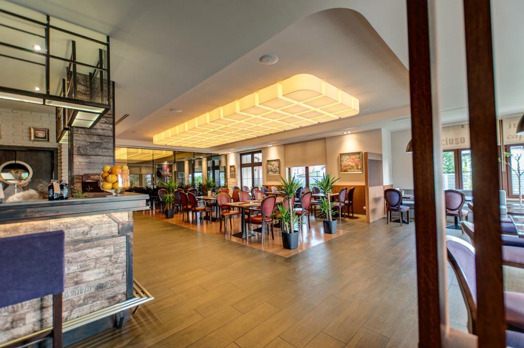 Hotel Figa Plewiska المظهر الخارجي الصورة